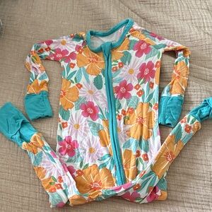 Little sleepies Hawaiian flower zippy